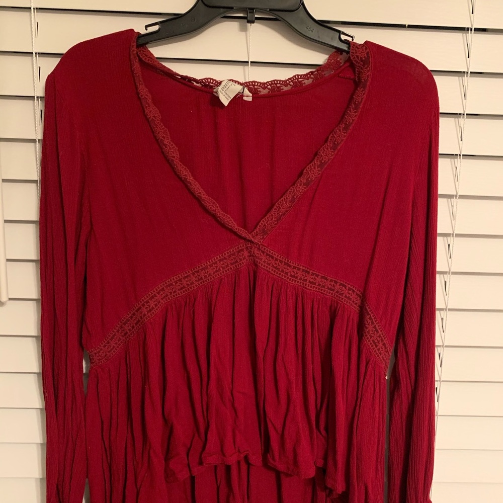 Red long sleeve forever 21 top